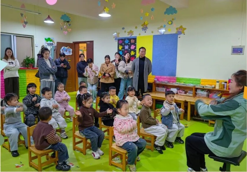 一禾龍?jiān)春變簣@10月末教學(xué)成果展示及家長(zhǎng)會(huì)活動(dòng)